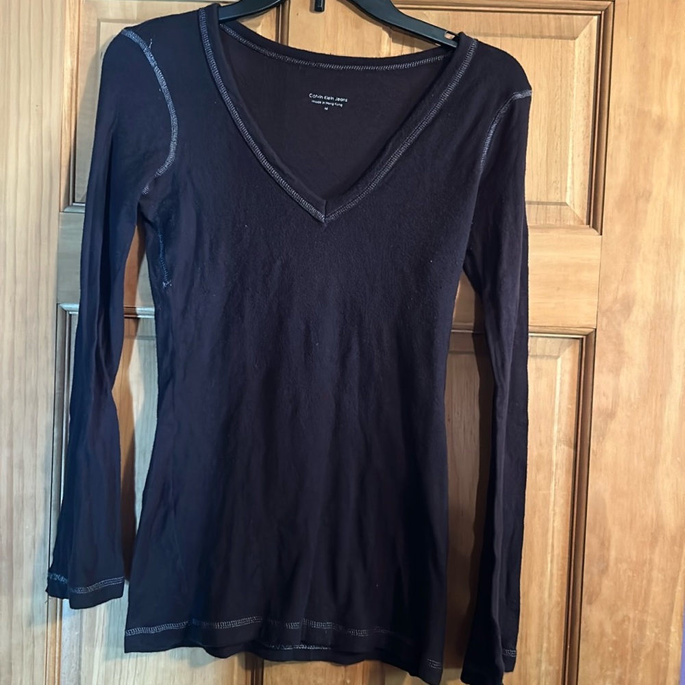 Calvin Klein v neck l/s shirt med